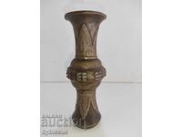 Антична китайска бронзова ваза от 19 век.