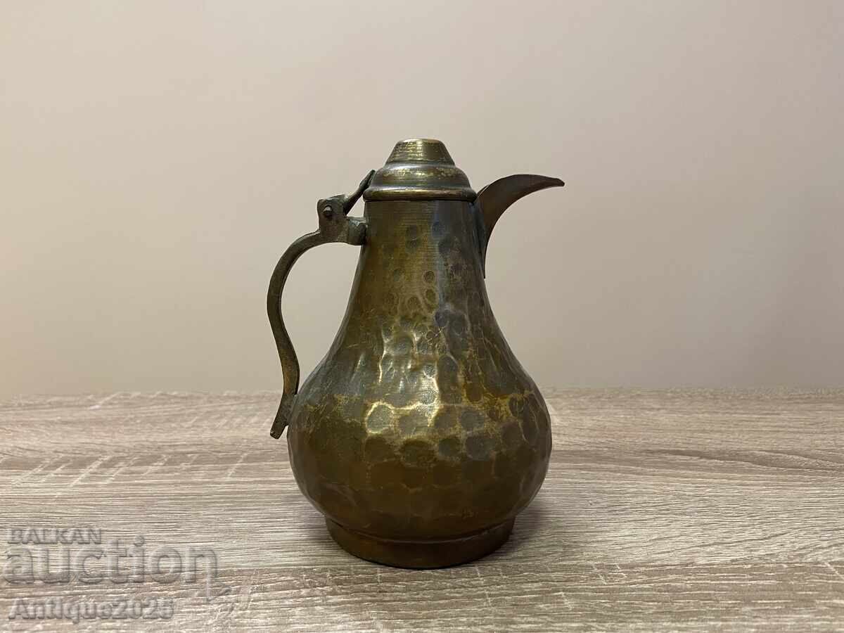 Старинна месингова кана