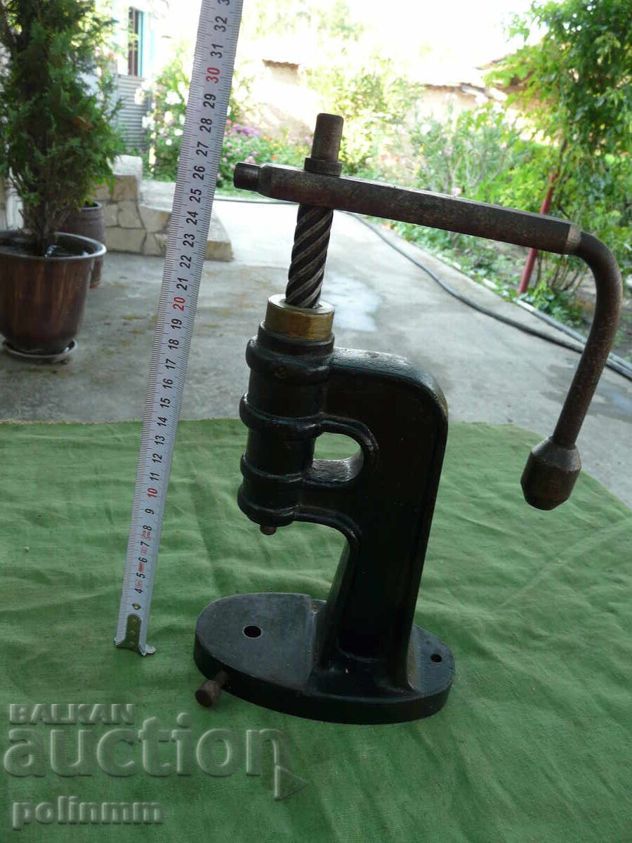 Παλιά βιδωτό πρέσα Παλιά βιδωτό πρέσα