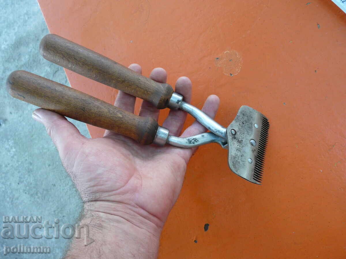 Delivery of Old scissors for animal grooming Delivery of Old scissors for animal grooming