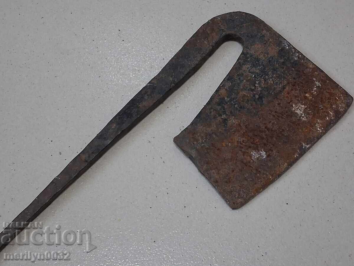 Παλιό τσεκούρι σατύρος τσεκούρι πρωτόγονο