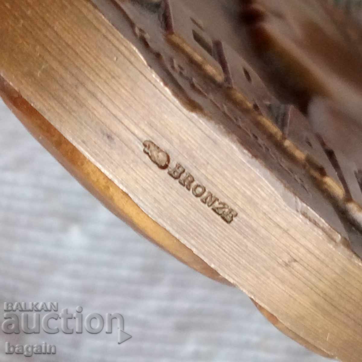 Παράδοση Μεγάλο χάλκινο πλακέ