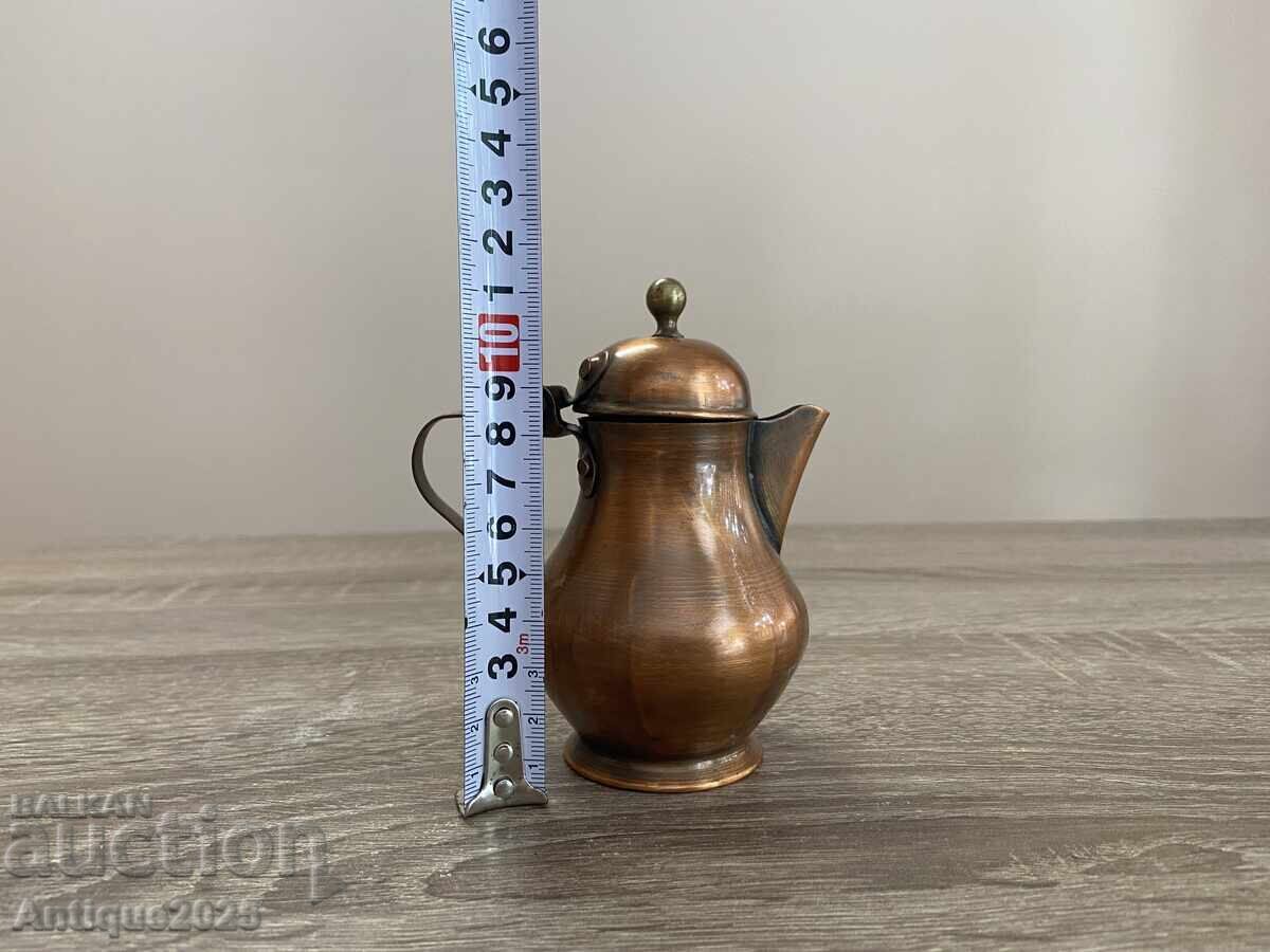 Аукцион Старинна миниатюрна медна кафеварка