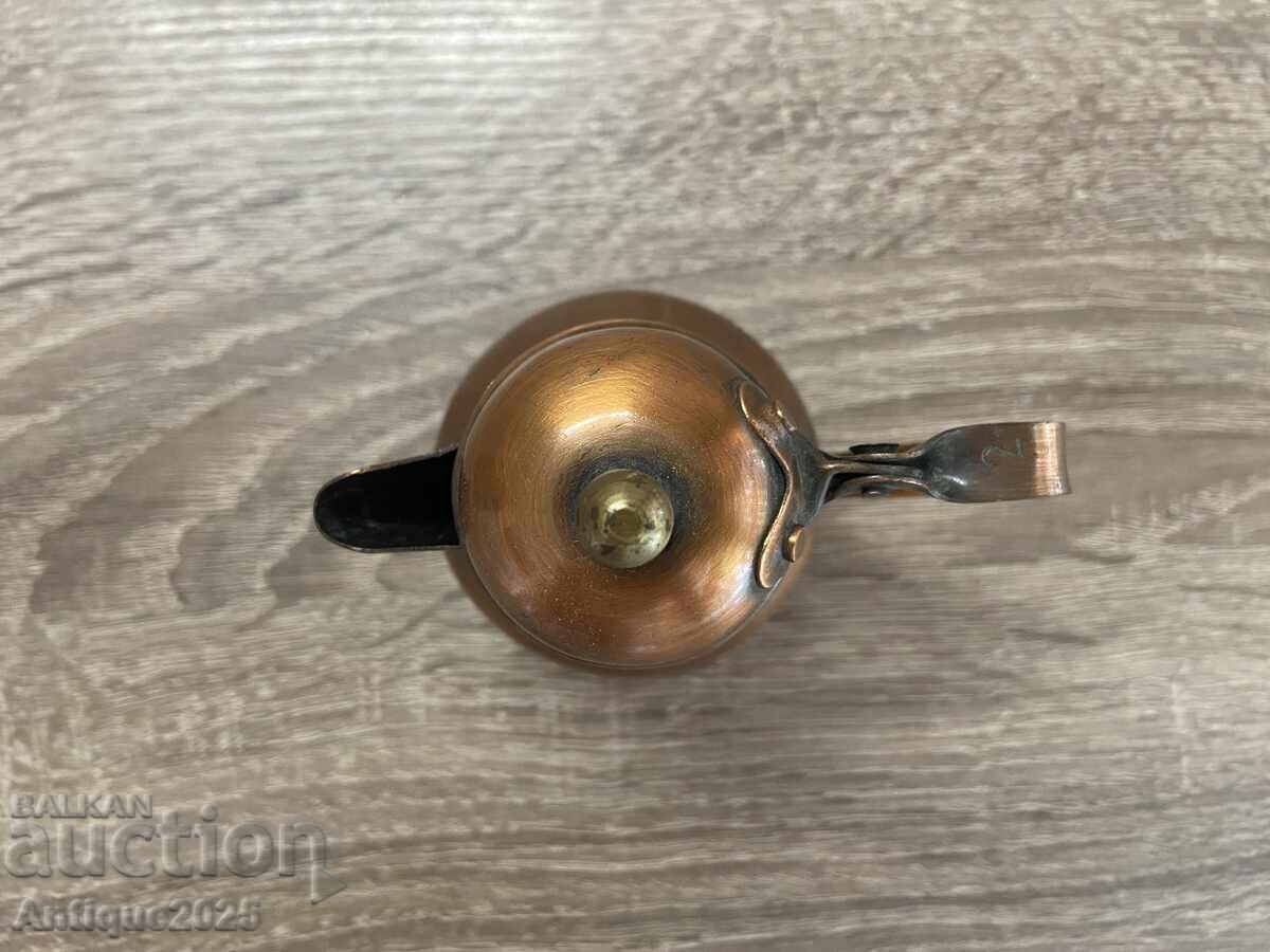 Доставка на Старинна миниатюрна медна кафеварка