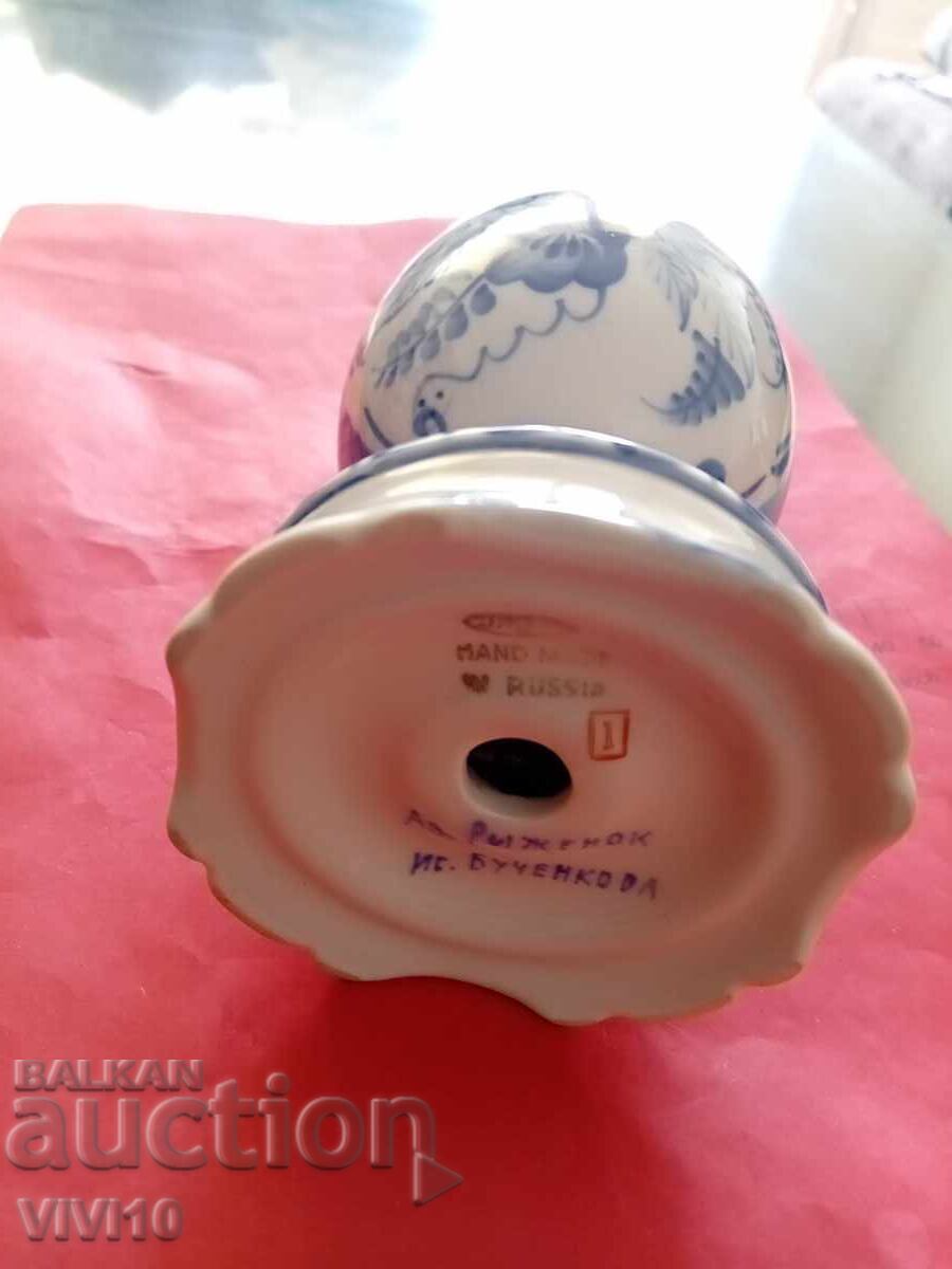 Δημοπρασία Ρωσικό πορσελάνινο αυγό, υπογεγραμμένο Δημοπρασία Ρωσικό πορσελάνινο αυγό, υπογεγραμμένο