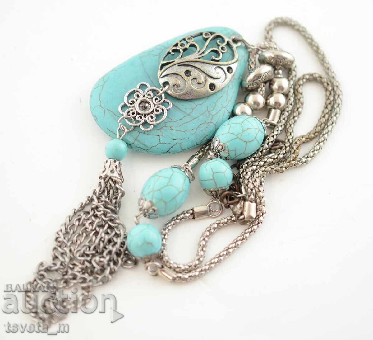 Παράδοση Κολιέ μενταγιόν με τυρκουάζ Παράδοση Κολιέ μενταγιόν με τυρκουάζ