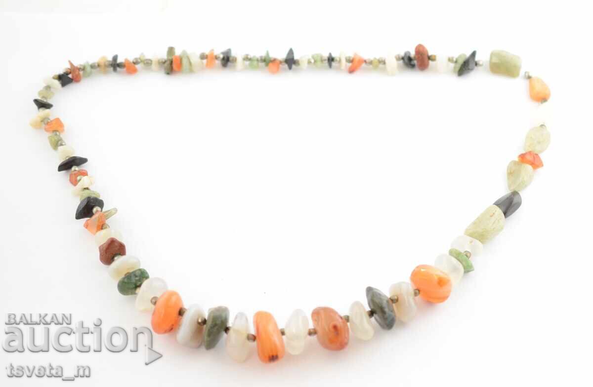 Κολιέ με φυσικά πετράδια