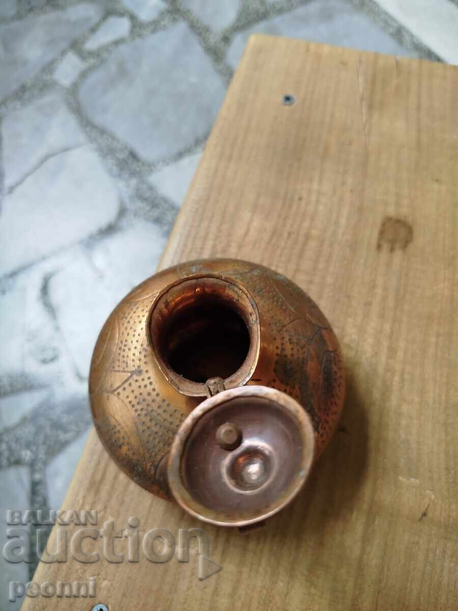 Licitație Vas vechi de cupru Licitație Vas vechi de cupru