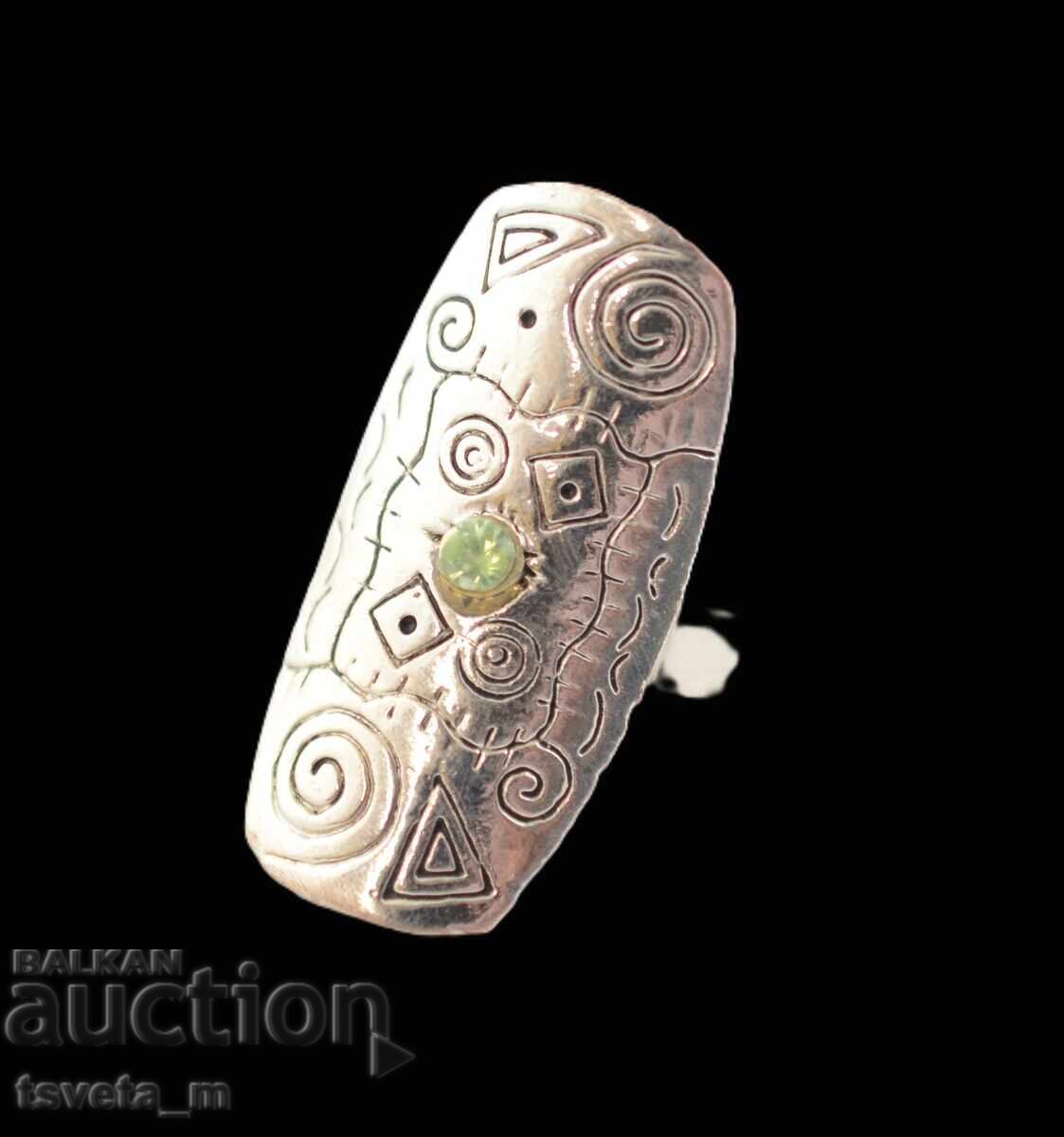 Дамски пръстен с променящ се размер с цена 3.00 лв. | € 1.53