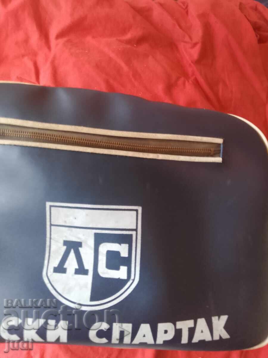 Левски Спартак соц кожена чанта с цена 60.00 лв. | € 30.68