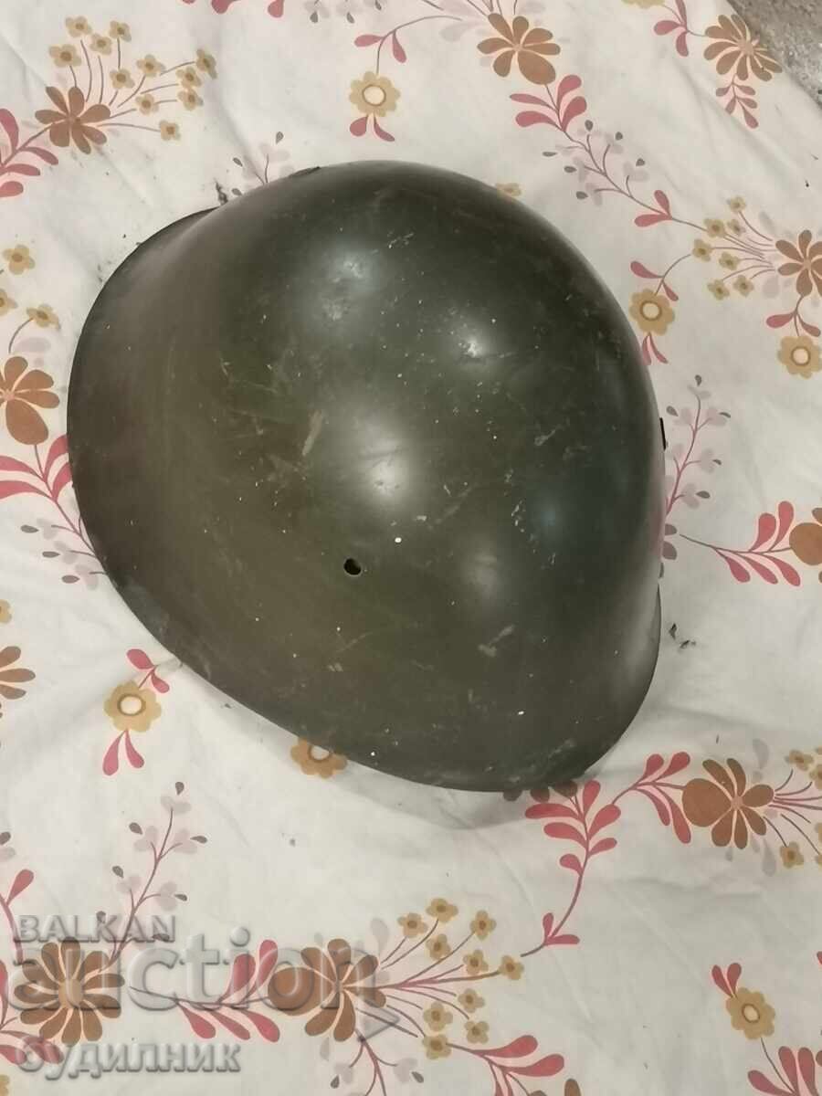 Κράνος στρατιωτικό μέγεθος 56. BZC. Βάζω πάνω από 100 δημοπρασίες. Δείτε με τιμή 9.99 BGN | € 5.11