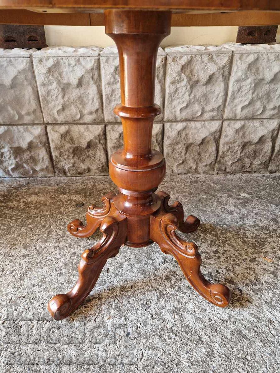 Delivery of Wonderful antique English wooden table with inlay