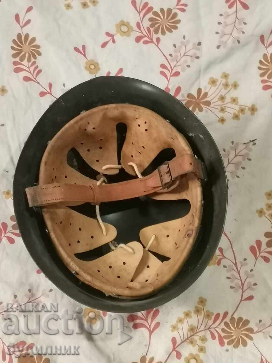 Δημοπρασία Κράνος στρατιωτικό μέγεθος 58. BZTS. Βάζω πάνω από 100 δημοπρασίες. Δείτε Δημοπρασία Κράνος στρατιωτικό μέγεθος 58. BZTS. Βάζω πάνω από 100 δημοπρασίες. Δείτε