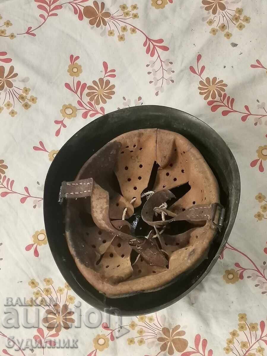 Δημοπρασία Κράνος στρατιωτικό μέγεθος 58. BZTS. Βάζω πάνω από 100 δημοπρασίες. Δείτε