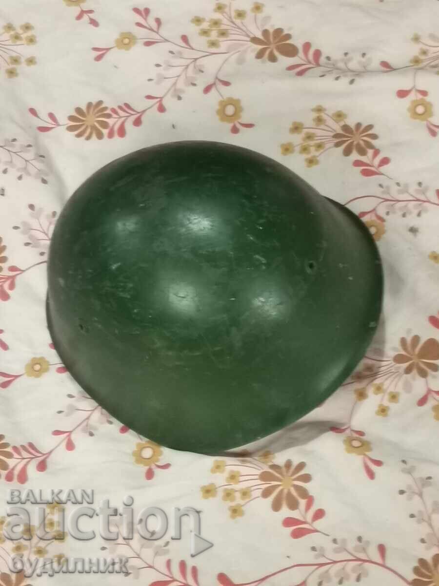 Военна каска 57 размер. БЗЦ. Пускам над 100 Аукциона. Разгле с цена 9.99 лв. | € 5.11