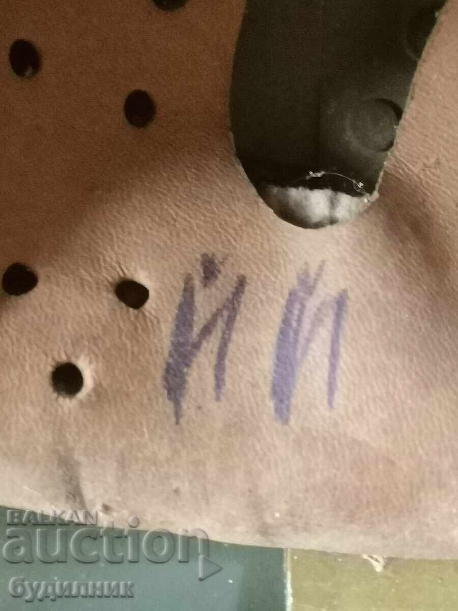 Доставка на Военна каска 57 размер. БЗЦ. Пускам над 100 Аукциона. Разгле