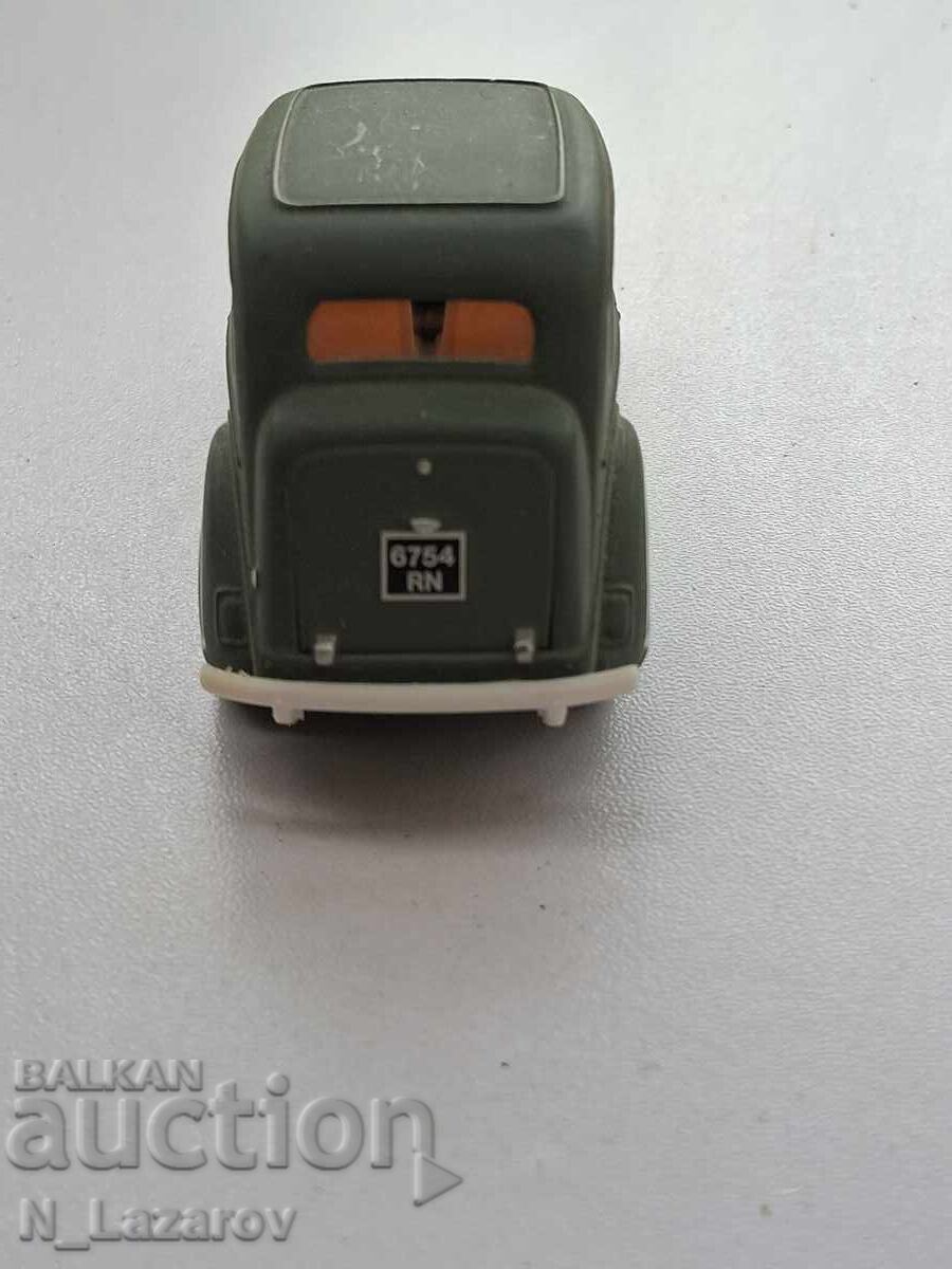 Auction  Ford Popular British Navy model 1:43 Corgi