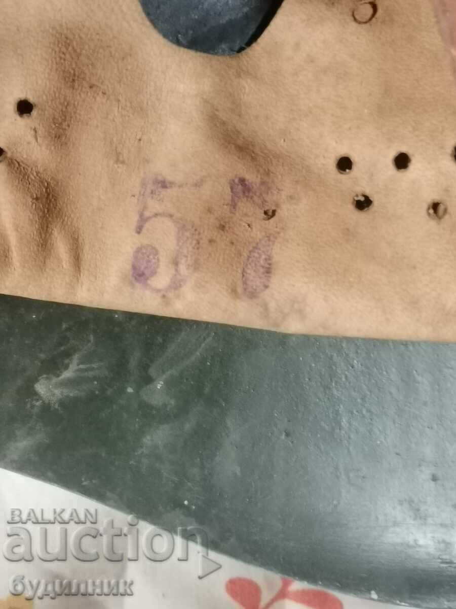 Livrarea Casca militară, mărimea 57. BZC. Lansez peste 100 de licitații. Vezi Livrarea Casca militară, mărimea 57. BZC. Lansez peste 100 de licitații. Vezi