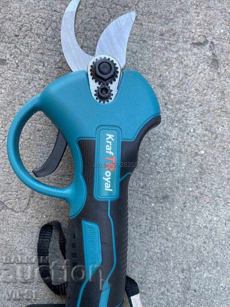 Foarfece de vie cu acumulator KraftRoyal cu tijă telescopică - 6 Foarfece de vie cu acumulator KraftRoyal cu tijă telescopică - 6