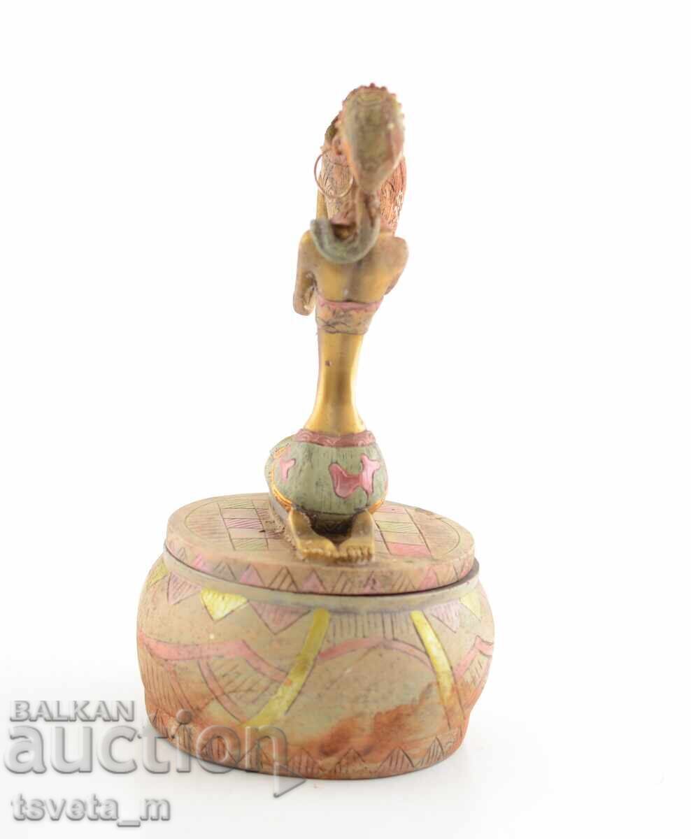 Delivery of African Woman Jewelry Box Delivery of African Woman Jewelry Box