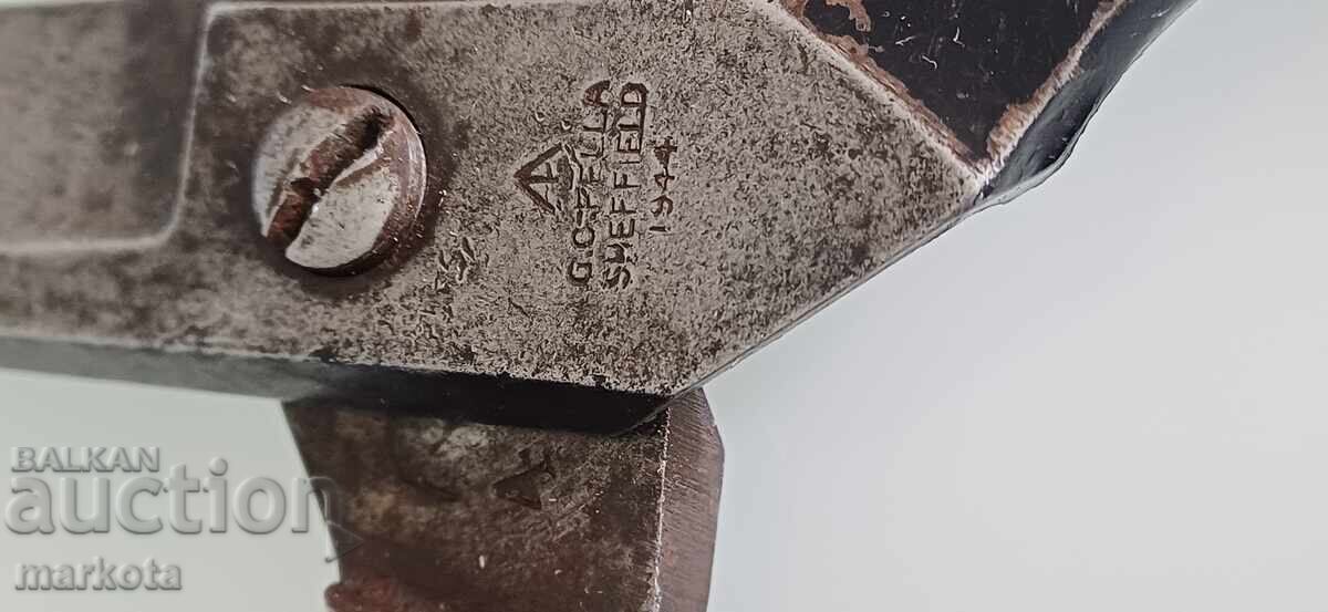 Foarfece vechi de croitor - ,,Sheffield" - 1944 cu preț 100.00 BGN | € 51.13