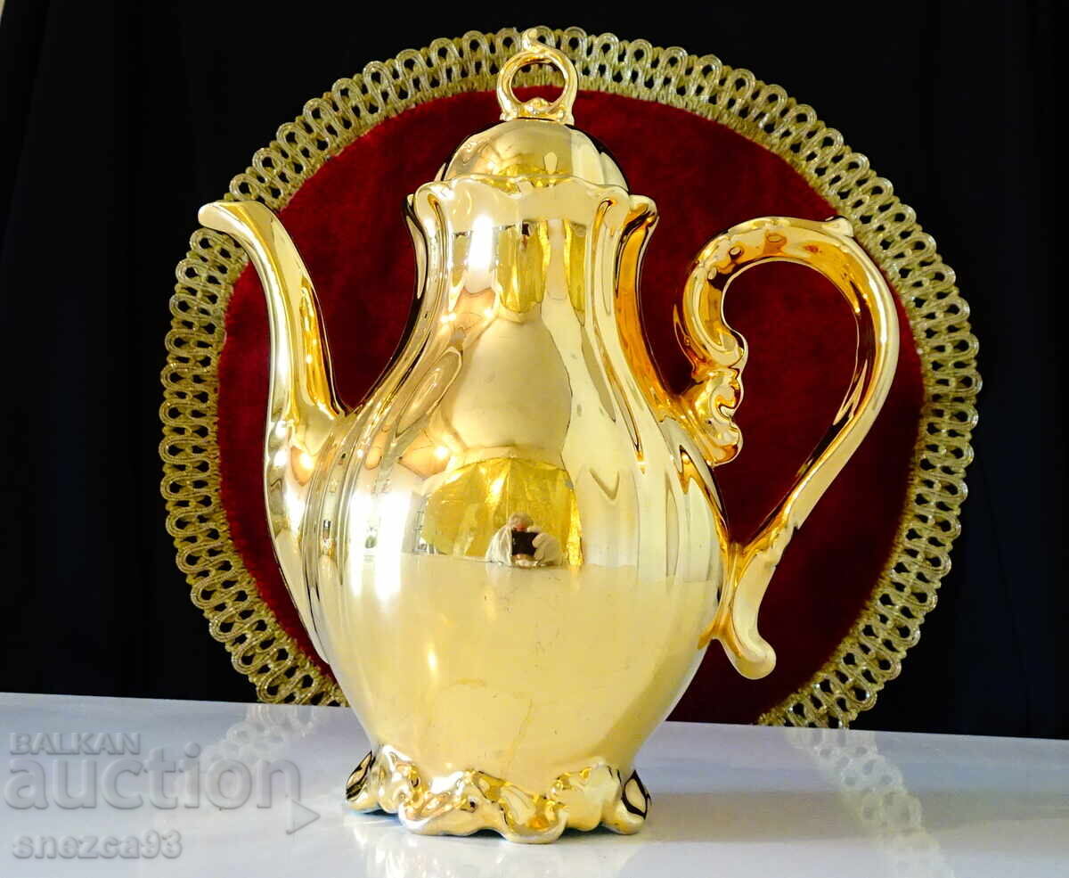Bavarian porcelain coffee service, pure gold, baroque with price 149.00 BGN | € 76.18 Bavarian porcelain coffee service, pure gold, baroque with price 149.00 BGN | € 76.18