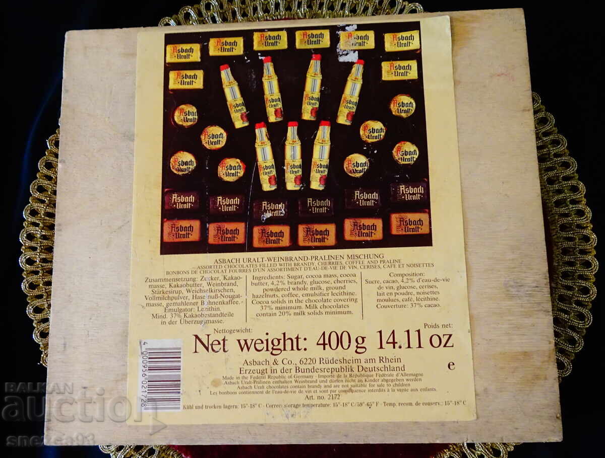Delivery of Wooden box of chocolate candies Asbach Uralt