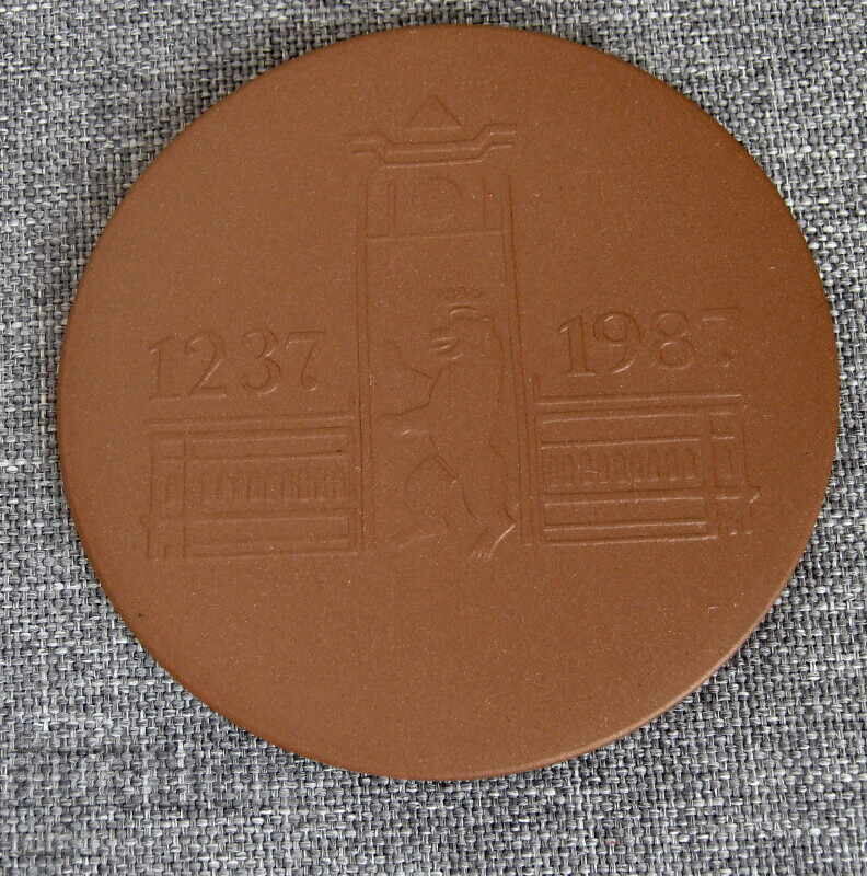 1987 Porcelain Plaque Meissen 750 g Berlin with price 30.00 BGN | € 15.34