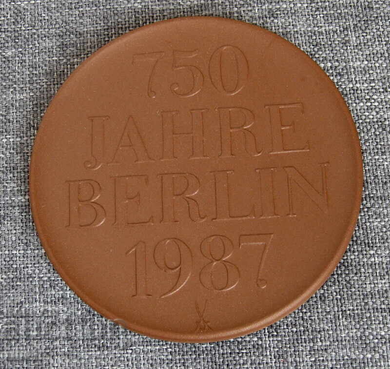1987 Porcelain Plaque Meissen 750 g Berlin
