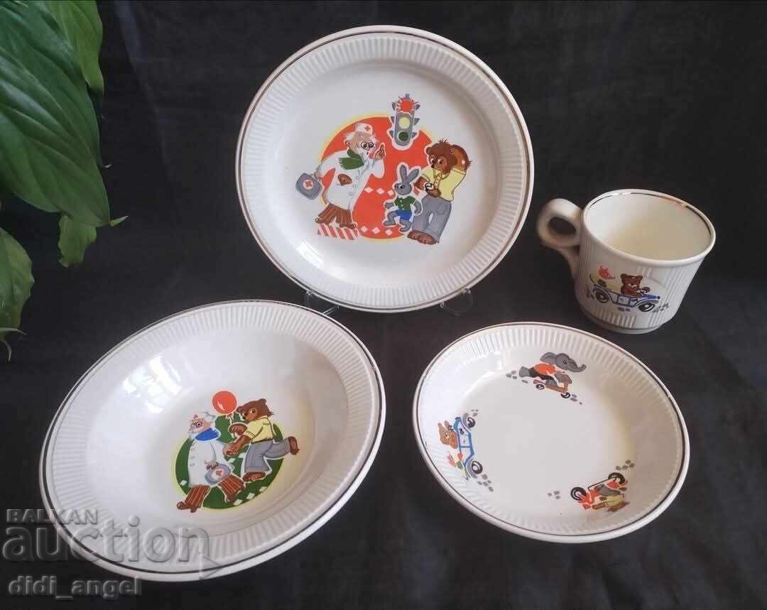 Set rusesc pentru copii cu preț € 27.00 | 52.81 BGN Set rusesc pentru copii cu preț € 27.00 | 52.81 BGN