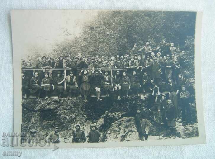 Fotografie veche - copii, elevi, profesor