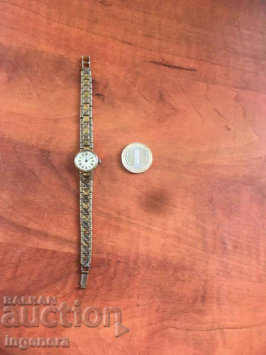 ΓΥΝΑΙΚΕΙΟ ΡΟΛΟΙ «ΓΛΑΡΟΣ» ΔΟΥΛΕΥΕΙ ΧΡΥΣΟ