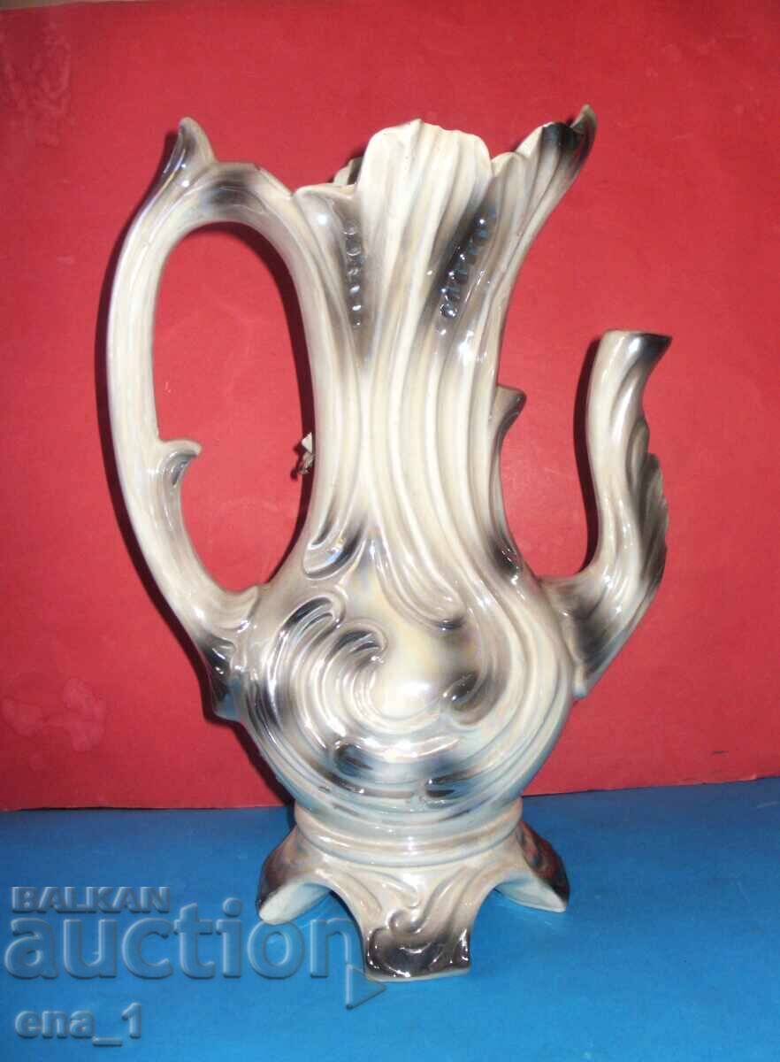 Delivery of Huge, well-preserved Italian porcelain pitcher in the Bassano style