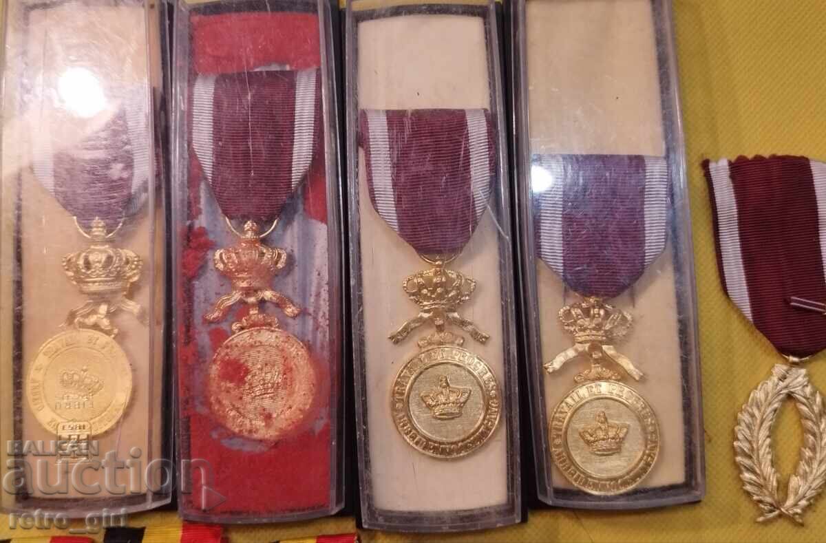 Аукцион 11 броя ордена.