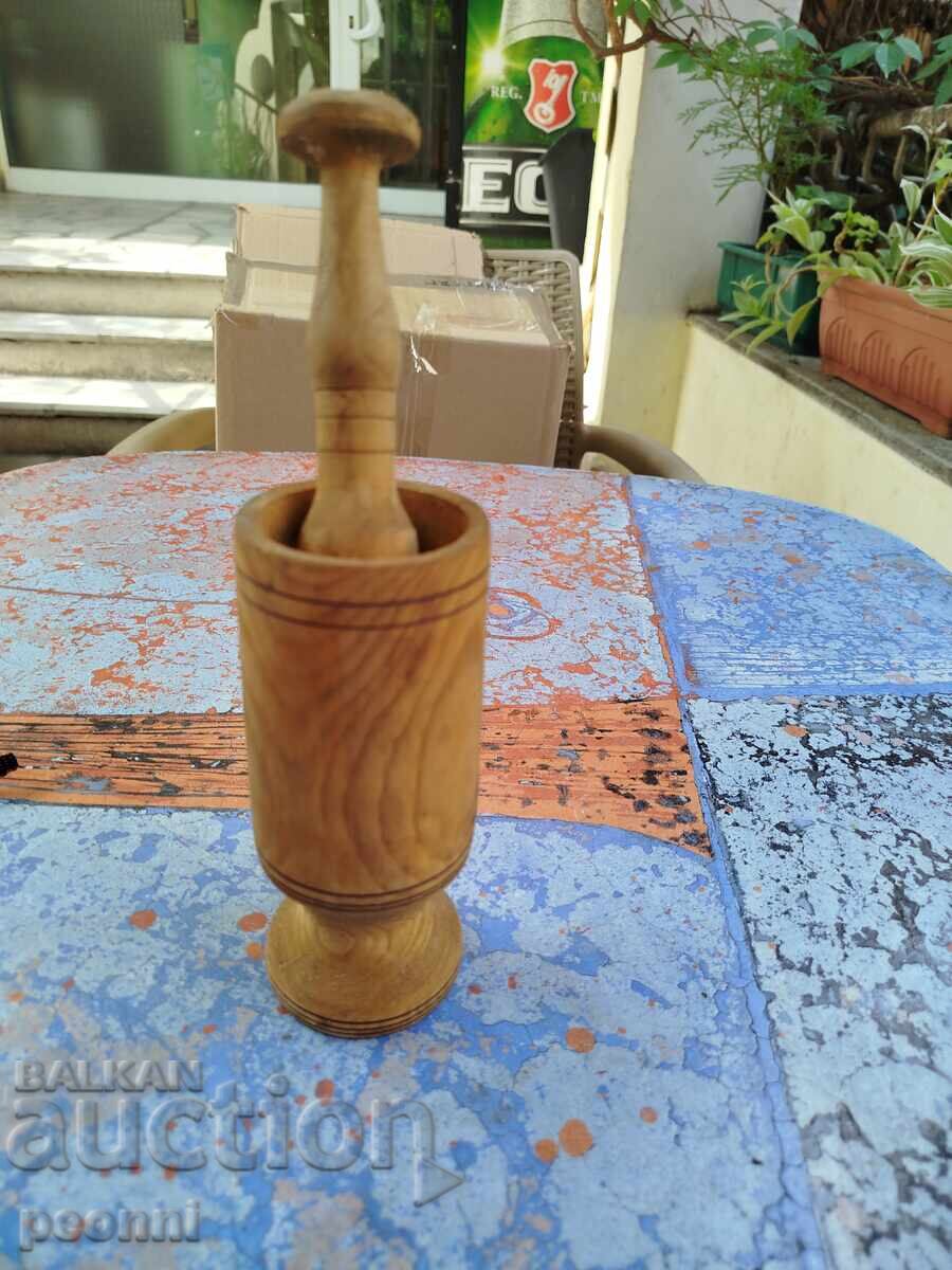 Licitație Mojar vechi de lemn Licitație Mojar vechi de lemn