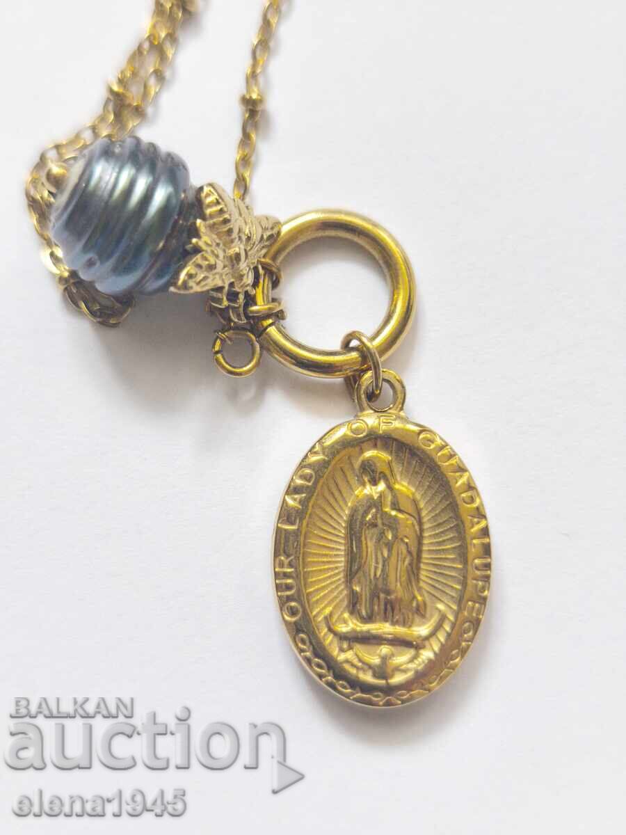 Delivery of Necklace