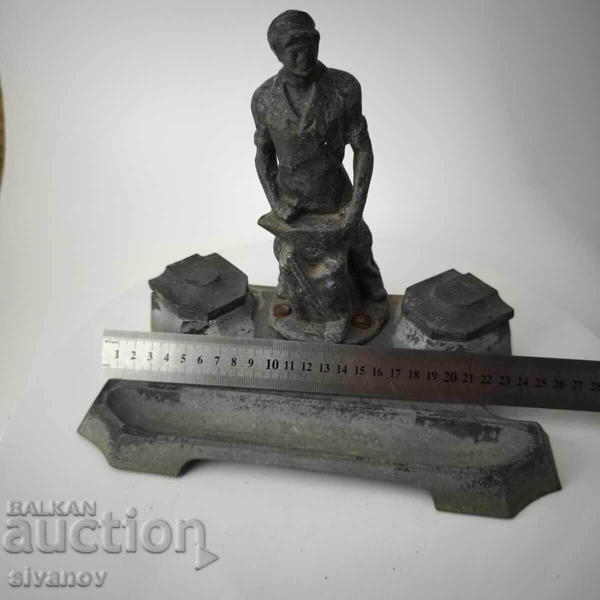 Old communist inkwell with a worker figure #6122 - 5 Old communist inkwell with a worker figure #6122 - 5