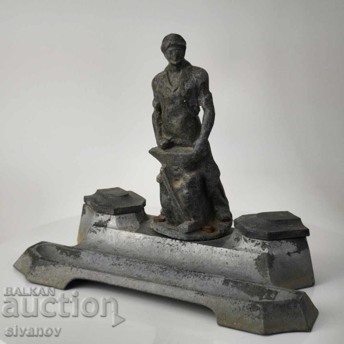 Old communist inkwell with a worker figure #6122 Old communist inkwell with a worker figure #6122