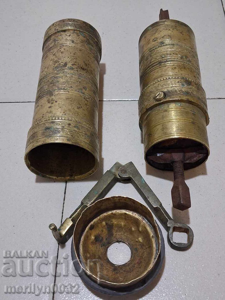 Delivery of Old Ottoman Spice Mill Mill