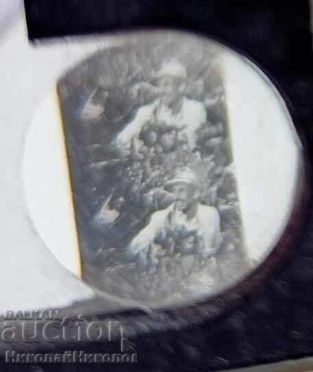 PELICULĂ VECHE DE FILM 8mm ZATVORENII MAO MAO CUTIE GREȘITĂ B13 - 5 PELICULĂ VECHE DE FILM 8mm ZATVORENII MAO MAO CUTIE GREȘITĂ B13 - 5