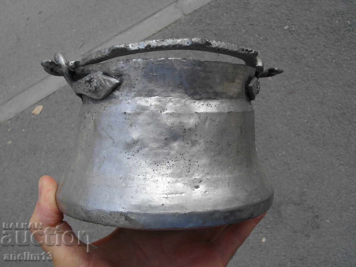 Licitație Oală de cupru MENȚE 3 Licitație Oală de cupru MENȚE 3