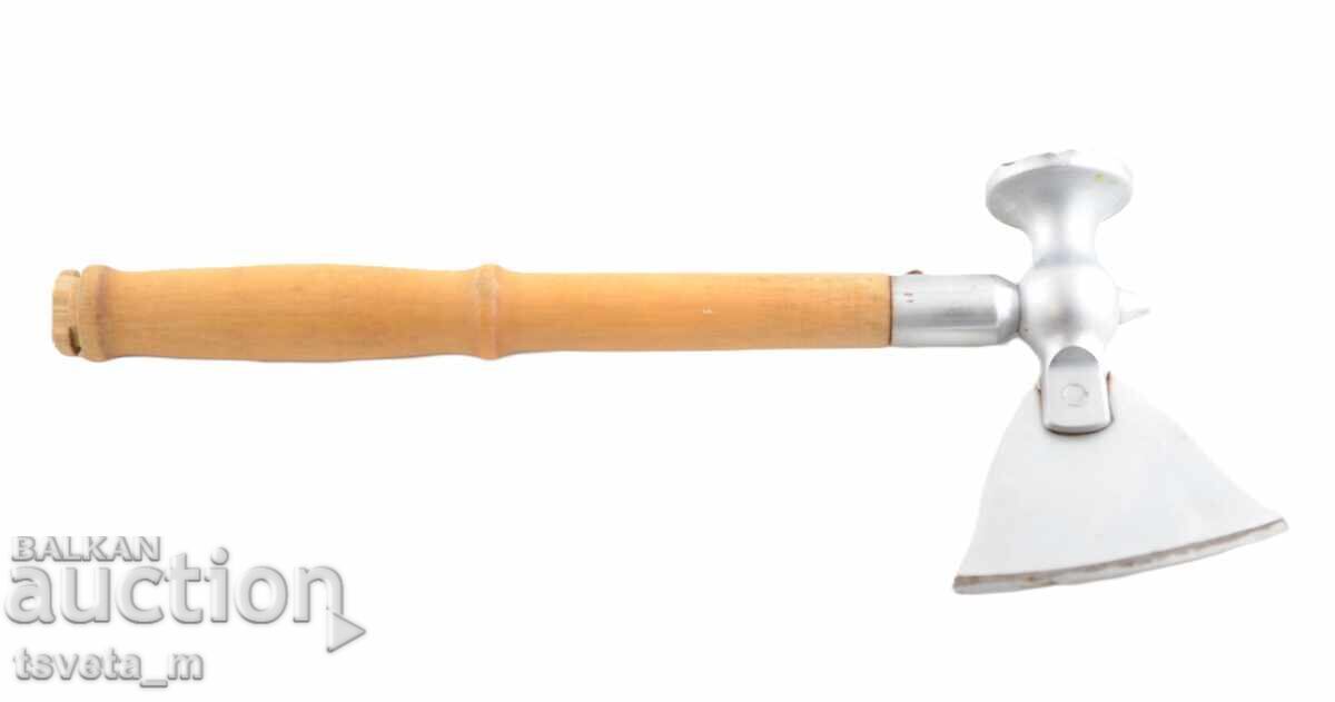 Sutter cu preț 12.00 BGN | € 6.14