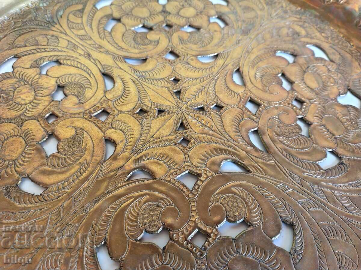 Παράδοση Μεγάλος παλιός χάλκινος δίσκος