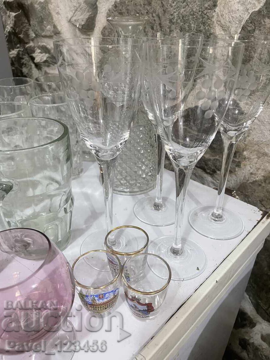 Lot sticlărie/prețul este per bucată !!! cu preț € 3.00 | 5.87 BGN