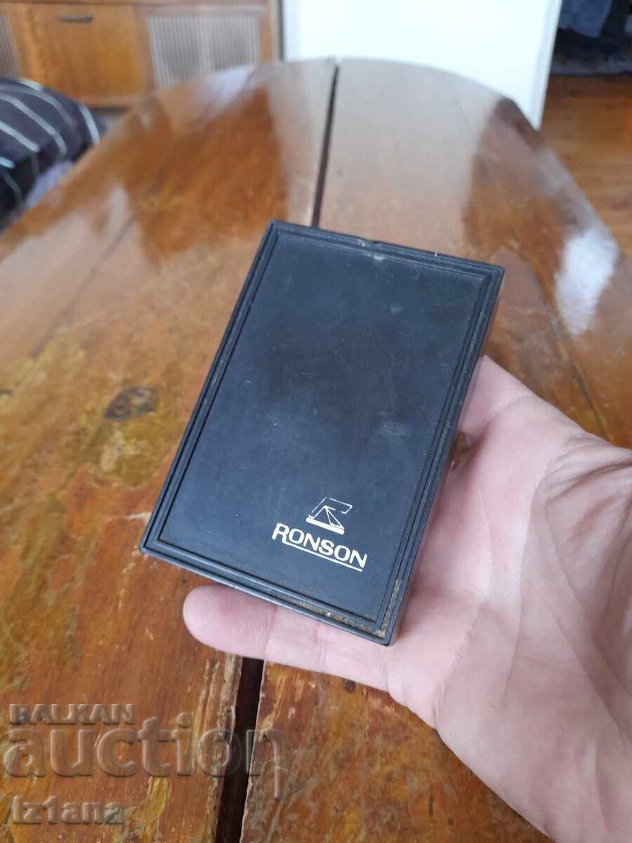 Παλιό κουτί αναπτήρα Ronson Varaflame με τιμή 12.00 BGN | € 6.14