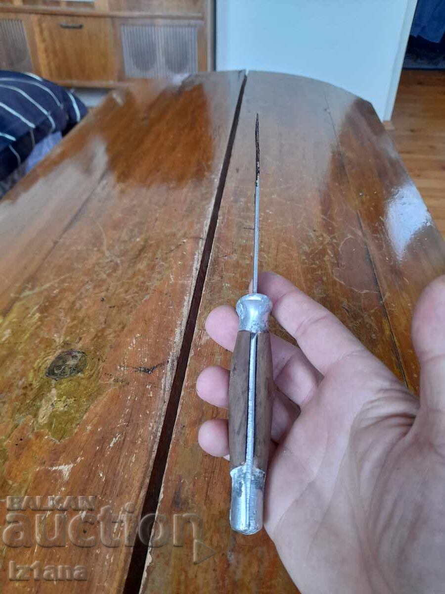 Παράδοση Ένα παλιό μαχαίρι