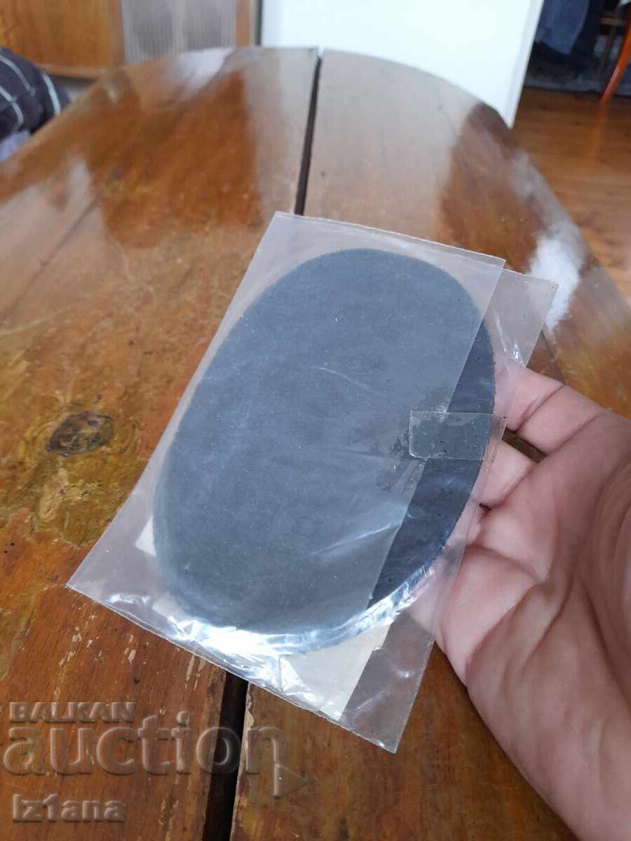 Δημοπρασία Παλιά δερμάτινα σετ για ρούχα