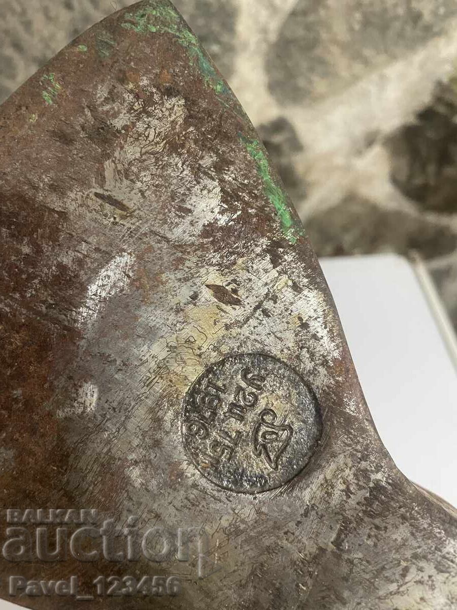 Topor vechi cu marcaj cu preț 99.99 BGN | € 51.12