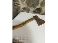 Παλιό τσεκούρι με σήμανση