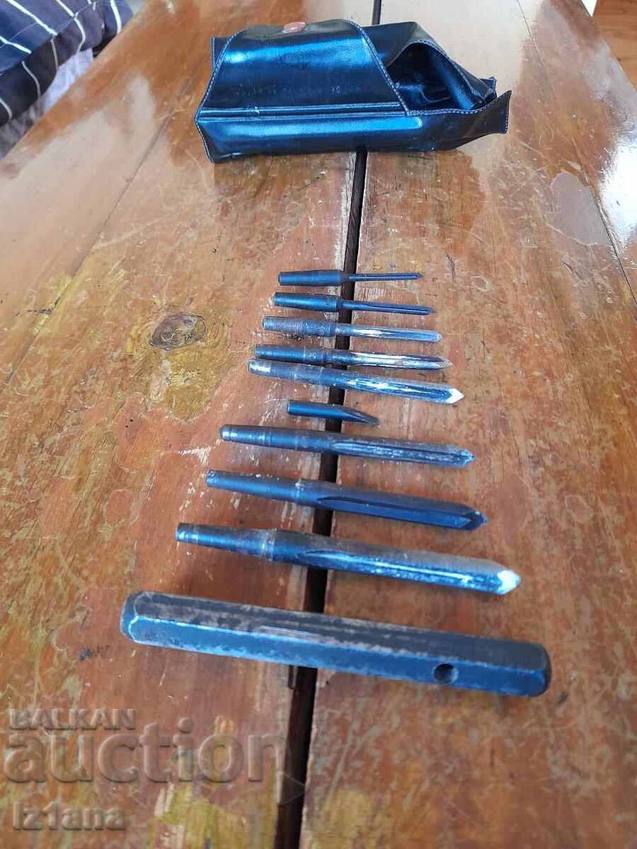 Δημοπρασία Παλιά χειροκίνητα τρυπάνια για μπετόν Δημοπρασία Παλιά χειροκίνητα τρυπάνια για μπετόν